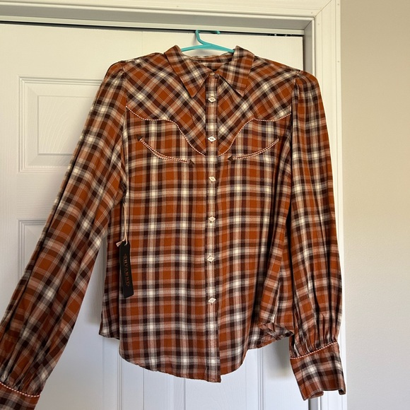 Size small shyanne snap shirt - Picture 3 of 5